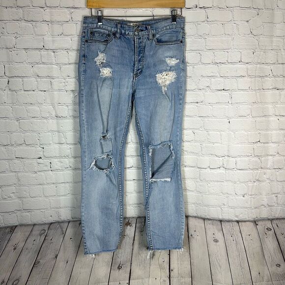 Free People Button Fly Fray Mid Rise Distressed Jeans Style 61855-16515125 28 - Picture 1 of 15